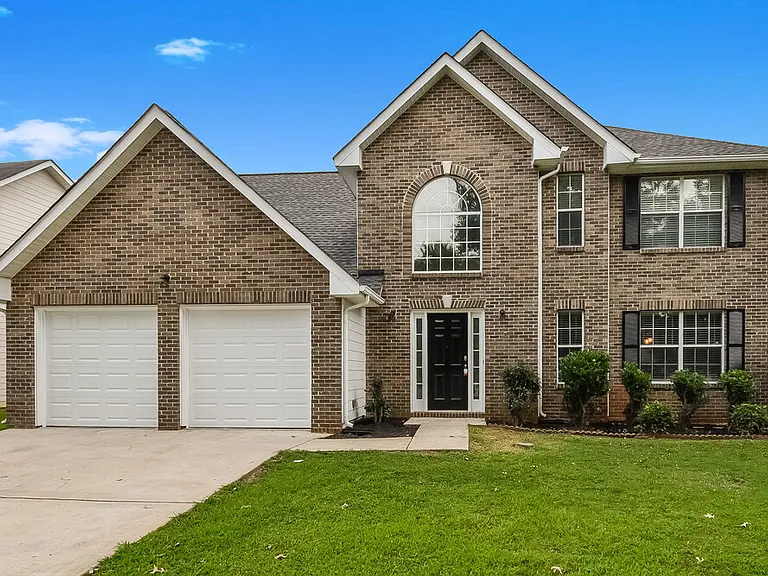 1726 Byrom Pkwy — Photo 1
