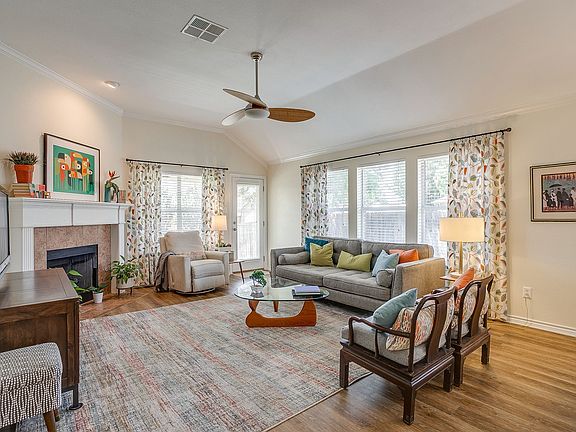 4th image of 2218 Lorrie Ln