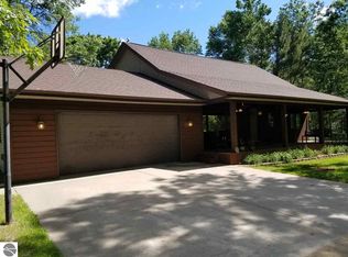 4504 W Battle Rd, Farwell, MI 48622