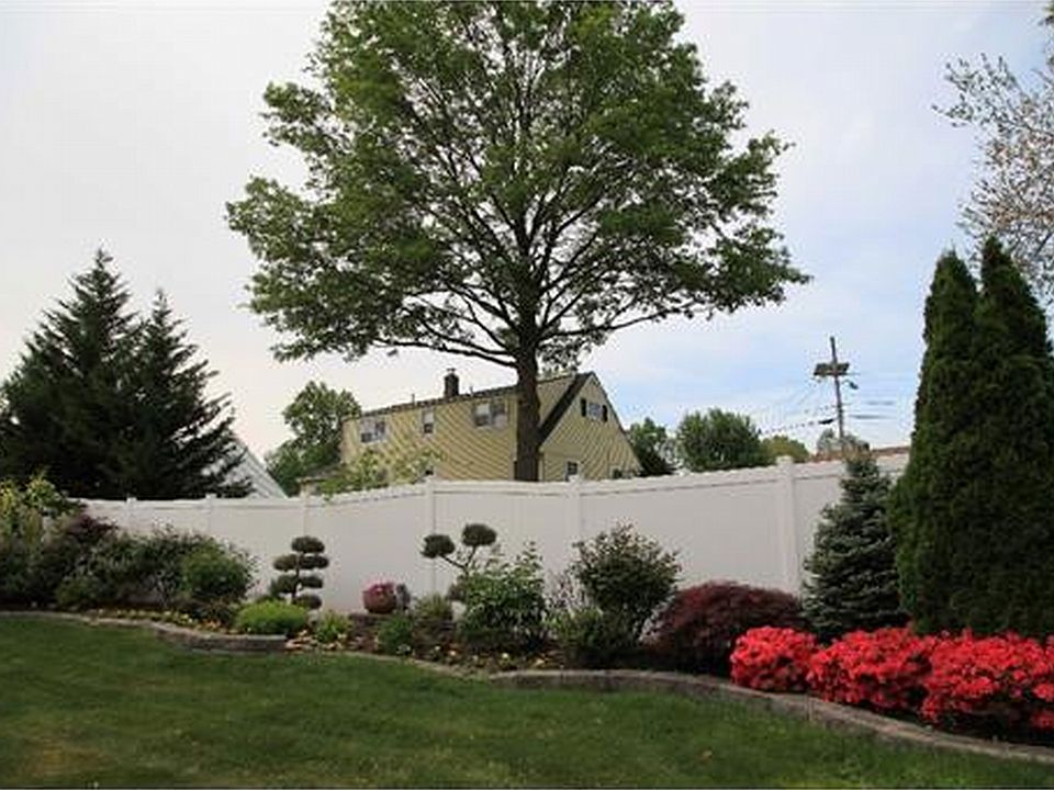 2nd image of 23 Melbloum Ln
