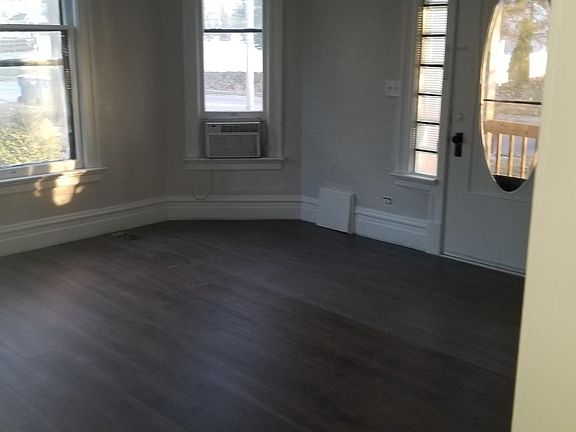 3rd image of 11 Saint Andrews Ave #11