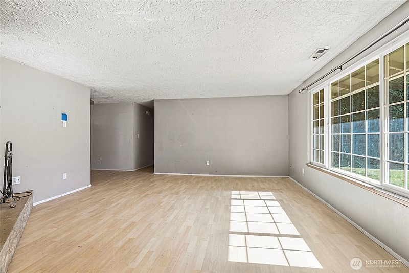 5th image of 41905 NE Dobler Hill Road