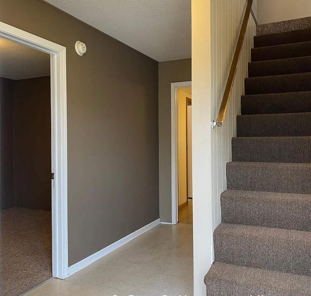 3 bed, 1300 sqft, $1,998 — Photo 2
