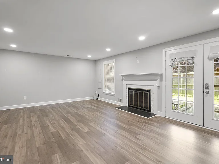 10 Loganwood Ct — Photo 30