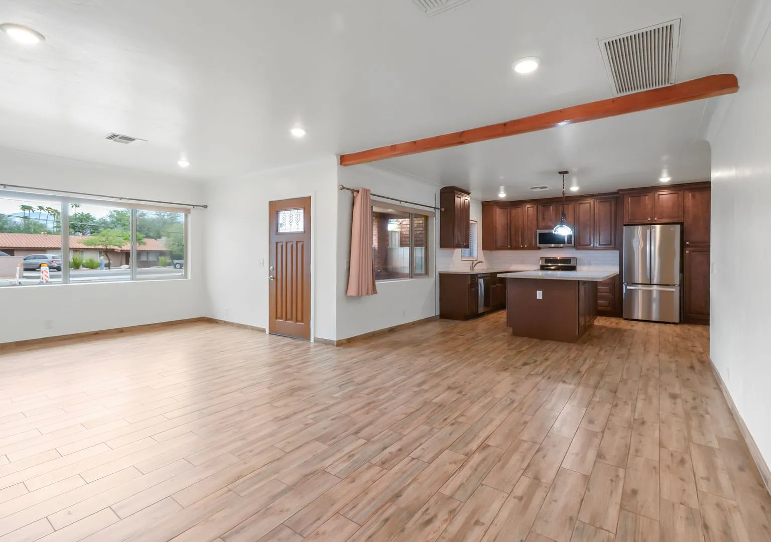 Gorgeous Fully Remodeled In Central Tucson - All New Interior Paint! — Photo 2