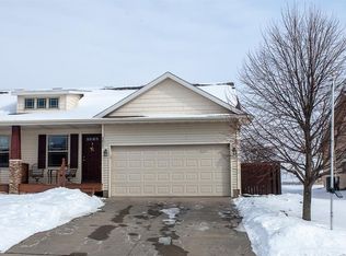 5813 NW 50th St, Johnston, IA 50131