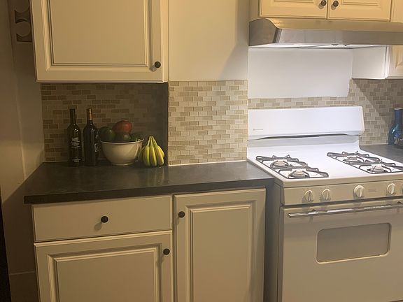 4th image of 74 E Lincoln St