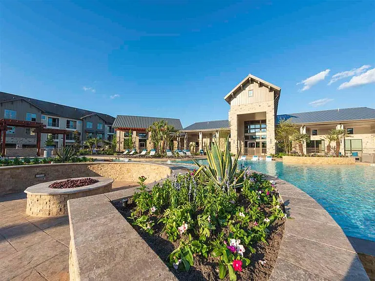 The Pointe at Valley Ranch Town Center — Photo 34