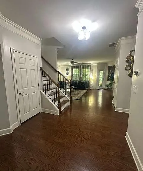 10980 Waters Rd — Photo 4