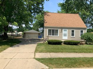 8447 Garbor St, Warren, MI 48093