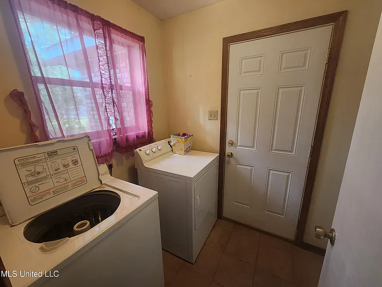 13349 Lorraine Rd — Photo 14