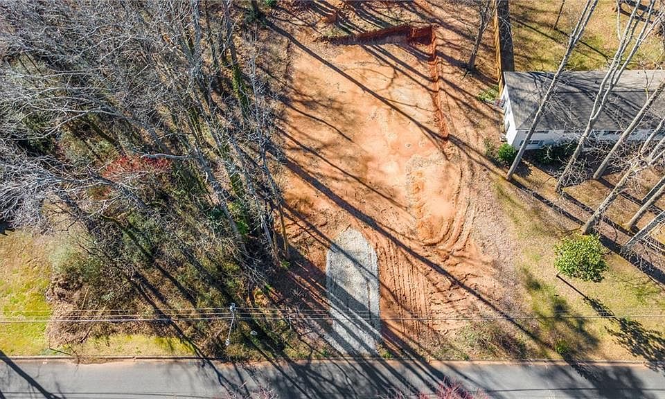 1st image of 1870 Twin Branch Dr #1