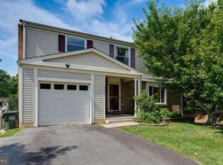 3032 Burchlawn St, Herndon, VA 20171