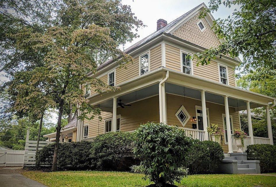 2nd image of 2309 Park St