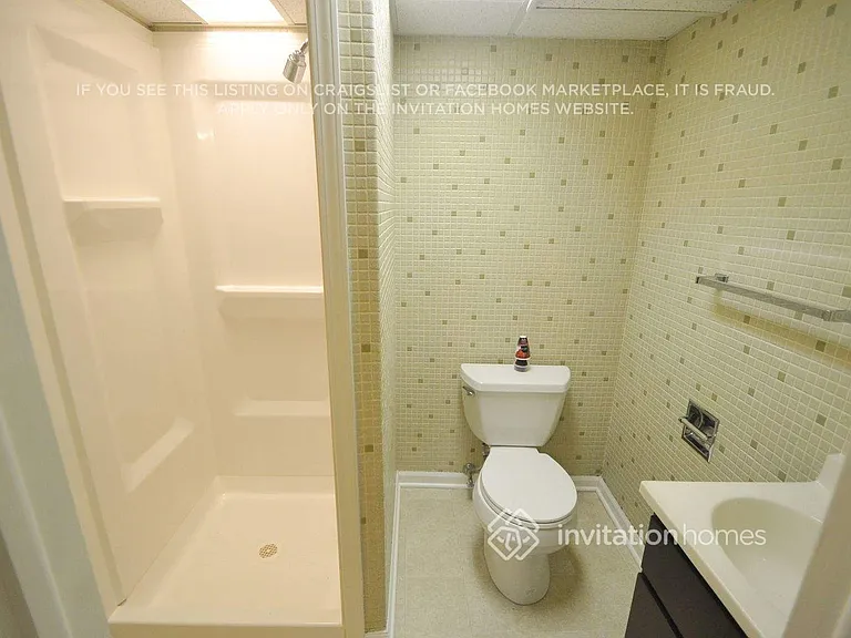 2403 Lincoln St — Photo 7