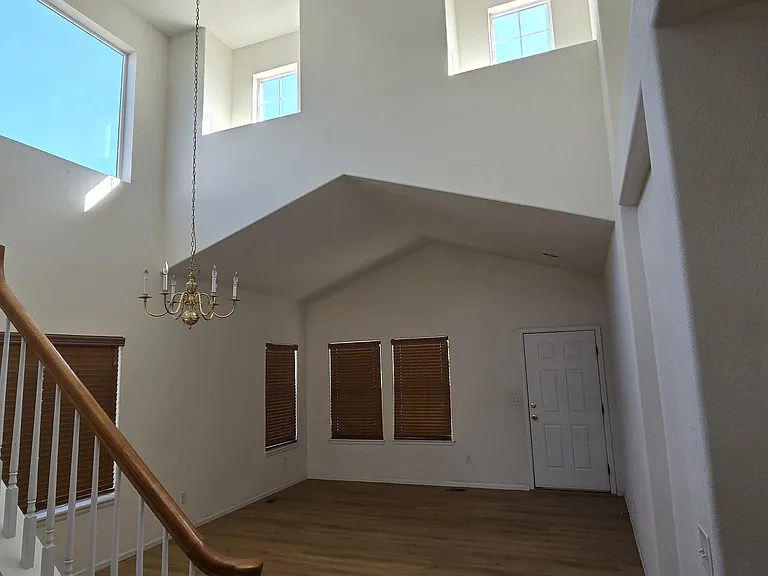 10239 Bentwood Cir — Photo 6