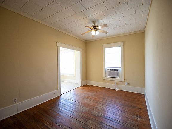 624-3-IRIS-living_10012024