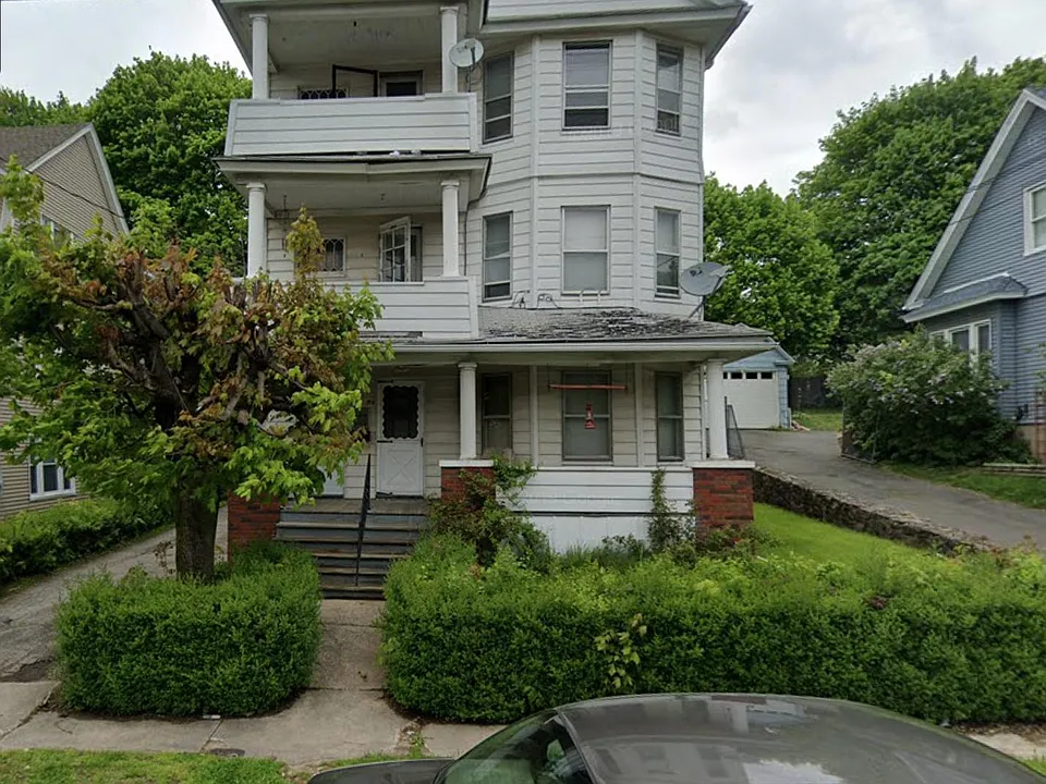 77 Alma St #2