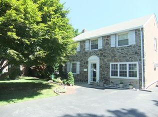 725 Buttonwood Dr, Springfield, PA 19064