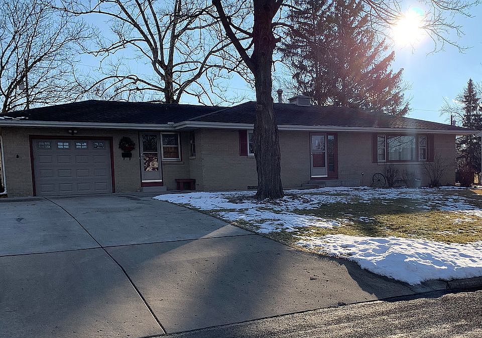 1st image of 512 W Crestwood Dr