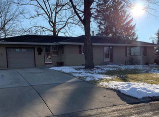 512 W Crestwood Dr, Eureka, IL