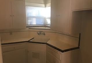 2nd image of 419 Franklin St