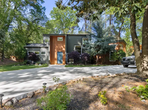 5208 Saddle Ct, Raleigh, NC 27609