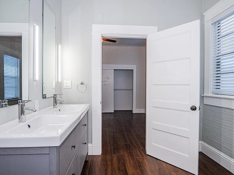 2413 Marconi St — Photo 17