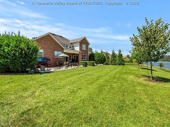 5th image of 226 Peyton Cir