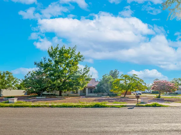 1207 Fighting Buck Ave, Alpine, TX 79830