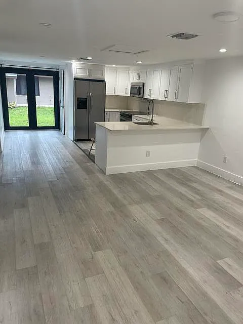 2 bed, 3.0 bath, 1040 sqft, $2,350 — Photo 2