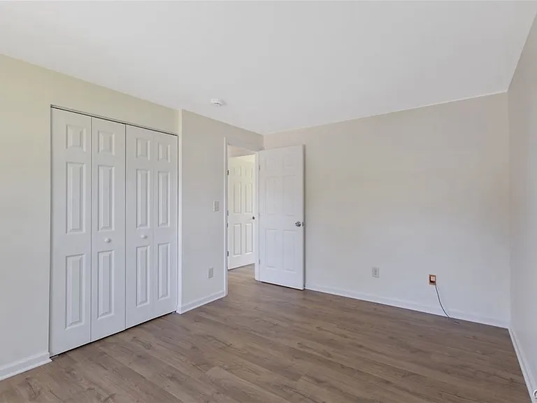 8256 Elaine Cir — Photo 7