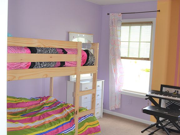 3rd image of 184 Nina Ln