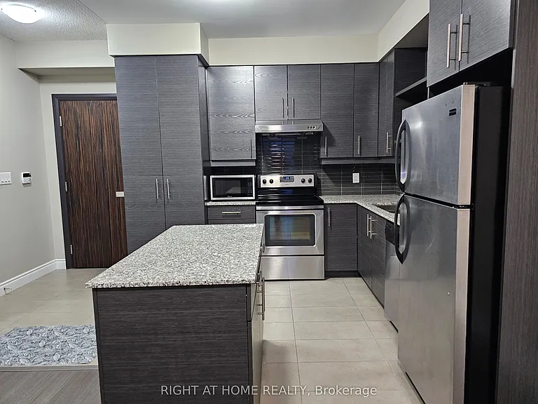 325 S Park Rd #511 — Photo 6
