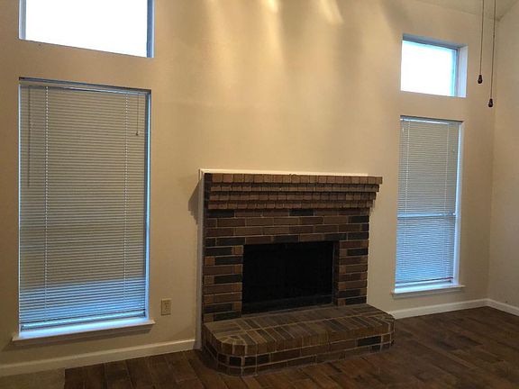 2nd image of 2332 Browning Dr