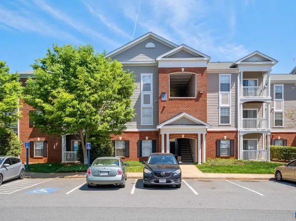 195 Yellowstone Dr APT 301, Charlottesville, VA 22903