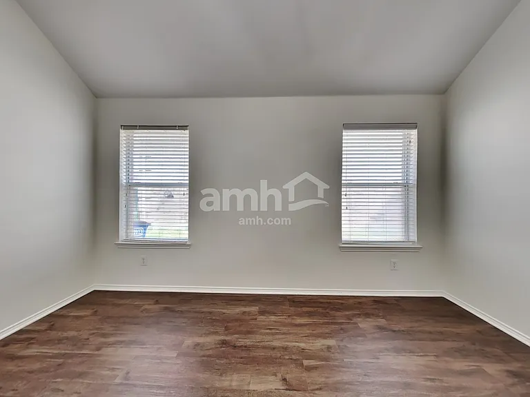 12504 Sunrise Dr — Photo 8