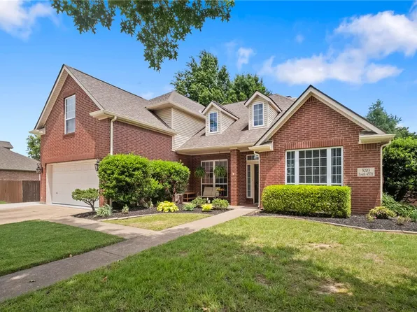 5203 S 45th St, Rogers, AR 72758