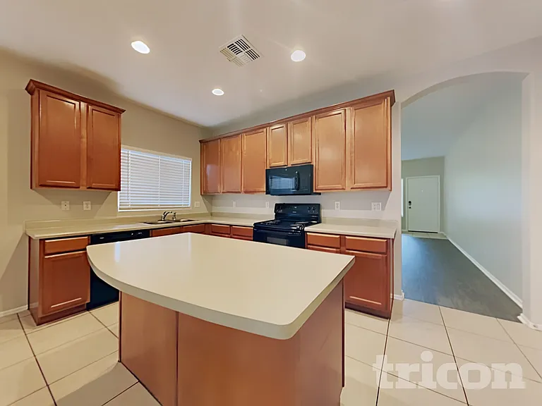 11717 W Jackson St — Photo 7