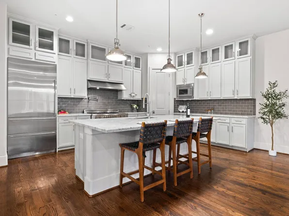 916 Yale St APT D, Houston, TX 77008