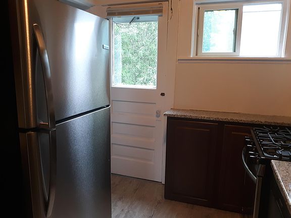 5th image of 1488 Coutant Ave