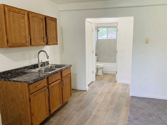 3rd image of 12927 Plymouth Rd