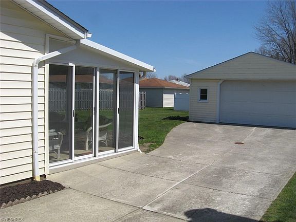 2nd image of 933 Connor Dr