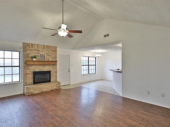 4th image of 6042 Jennings Dr