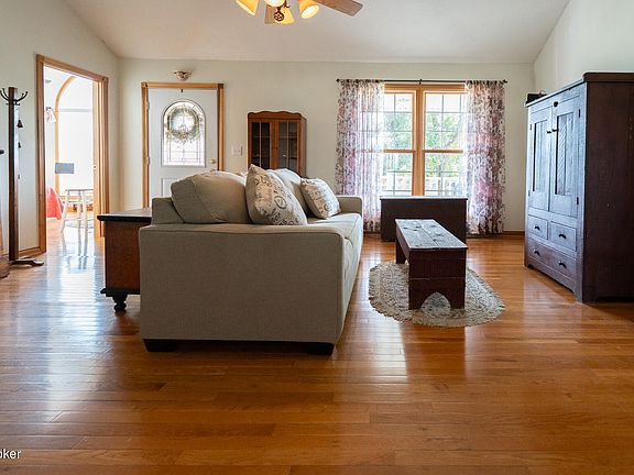 5th image of 686 Allen Pl N