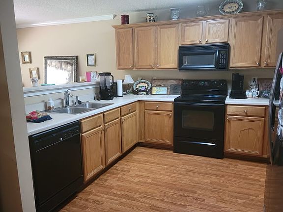 5th image of 3806 Pine Village Pl