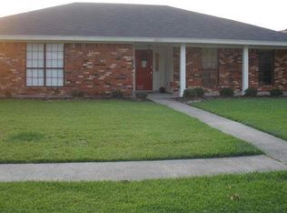 2818 Round Tower Ln, Port Neches, TX 77651