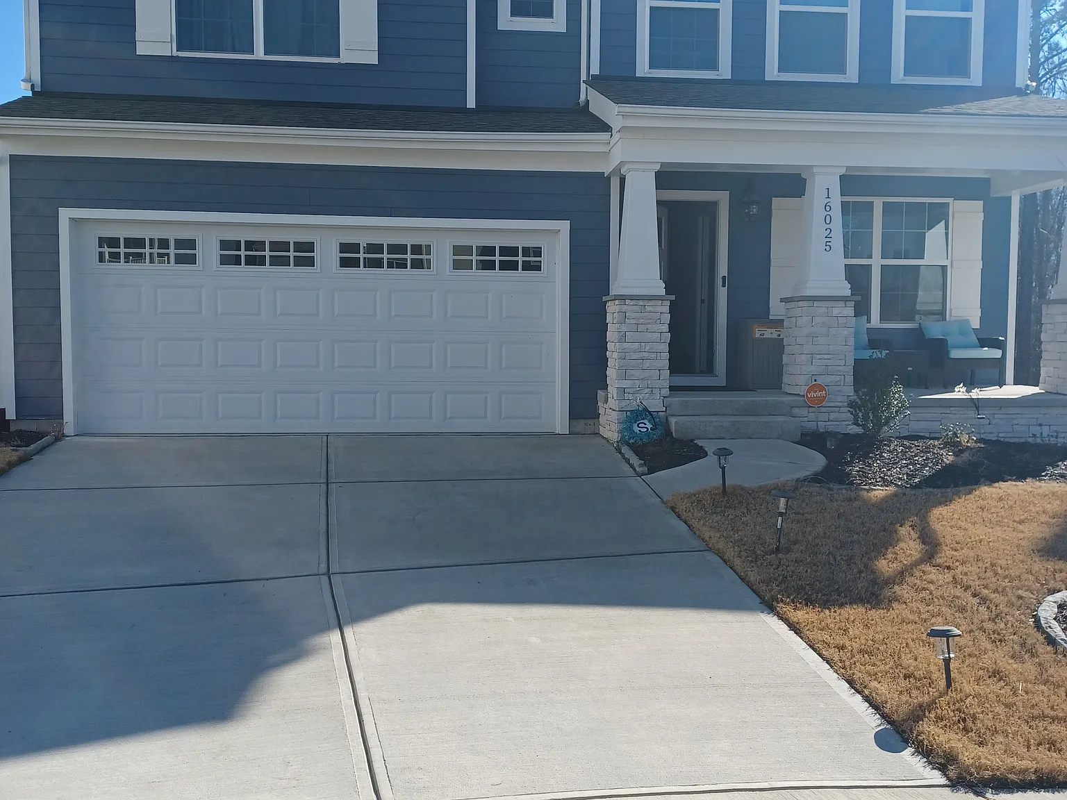 4 bed, 3.5 bath, 3714 sqft, $3,500 — Photo 1