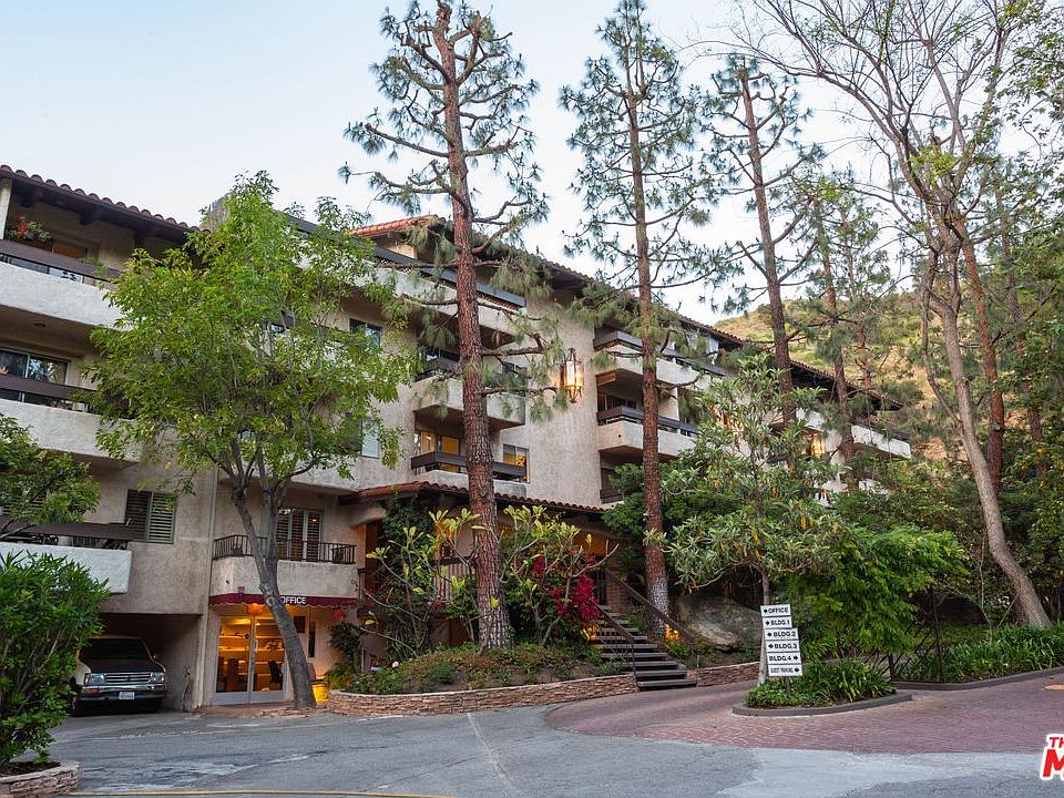 1st image of 2700 Cahuenga Blvd E APT 2210
