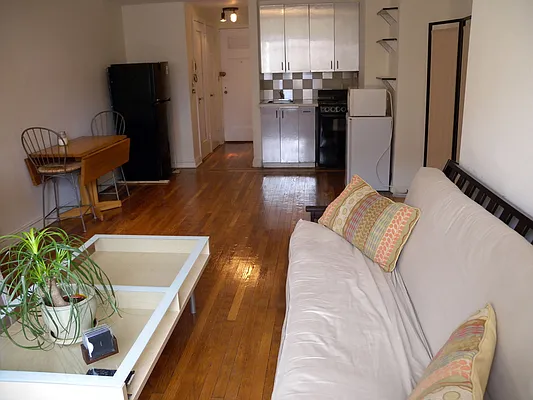 Sold by Gallery Real Estate Group, LLC | media 10